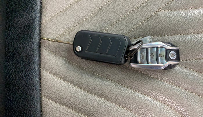 2019 Mahindra MARAZZO M4 8 STR, Diesel, Manual, 52,280 km, Key Close Up