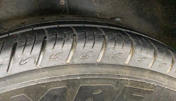 2019 Mahindra MARAZZO M4 8 STR, Diesel, Manual, 52,280 km, Right Rear Tyre Tread