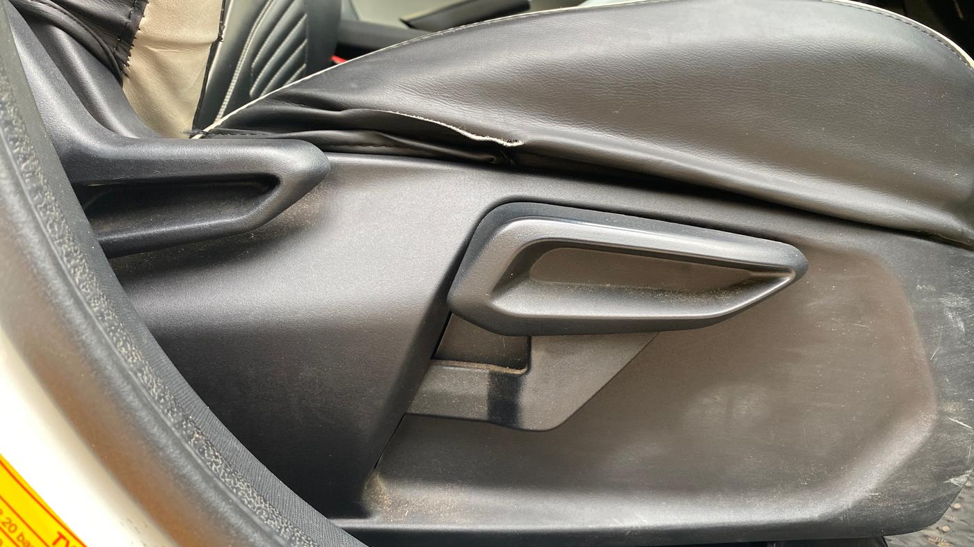 2023 Tata NEXON CREATIVE PLUS 1.2 REVOTRON 7 DCA, Petrol, Automatic, 61,383 km, Driver Side Adjustment Panel