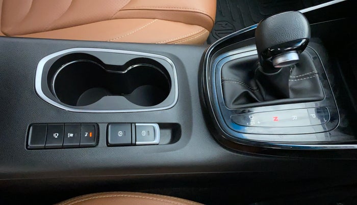 2020 MG HECTOR PLUS SHARP DCT, Petrol, Automatic, 17,987 km, Gear Lever