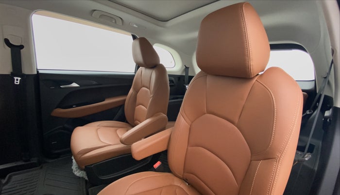 2020 MG HECTOR PLUS SHARP DCT, Petrol, Automatic, 17,987 km, Right Side Rear Door Cabin