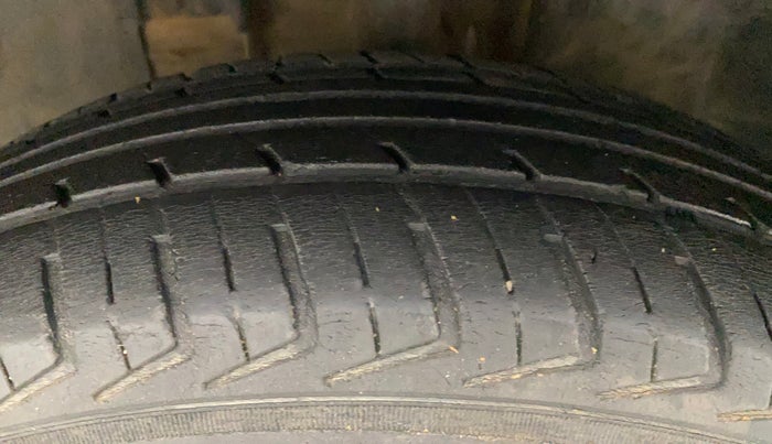 2019 Datsun Redi Go A, Petrol, Manual, 66,631 km, Left Front Tyre Tread