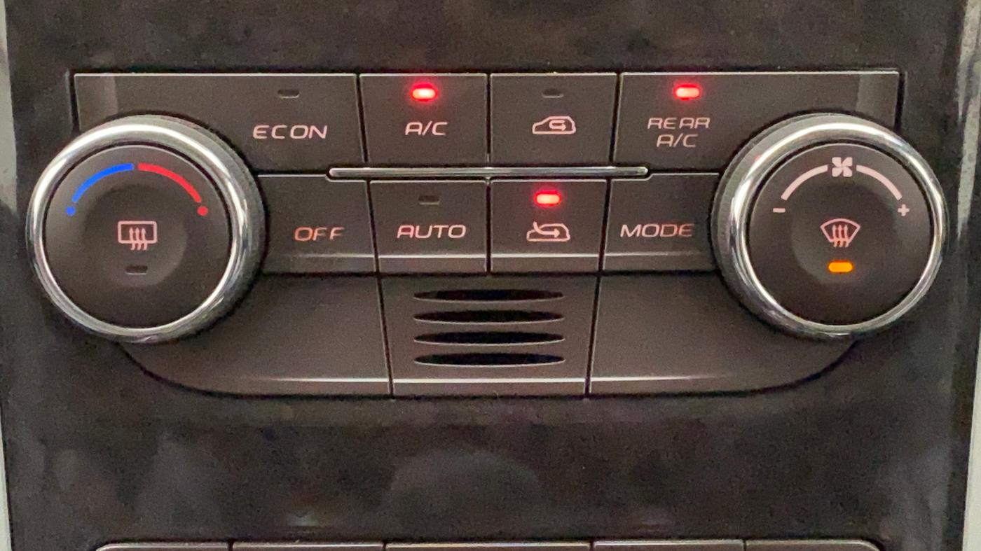 2014 Mahindra XUV500 W8, Diesel, Manual, 1,24,882 km, Automatic Climate Control