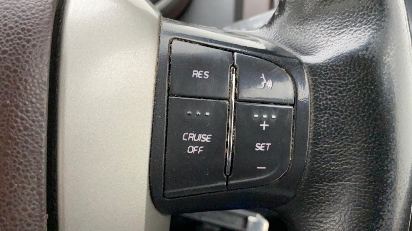 2014 Mahindra XUV500 W8, Diesel, Manual, 1,24,882 km, Adaptive Cruise Control
