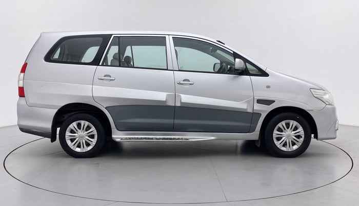 2014 Toyota Innova 2.5 GX 8 STR BS IV, Diesel, Manual, 41,457 km, Right Side View