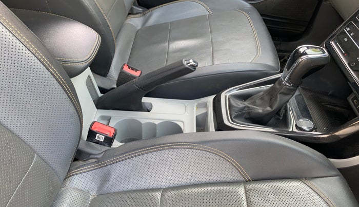 2021 Skoda KUSHAQ STYLE 1.5L TSI DSG, Petrol, Automatic, 55,864 km, Gear Lever