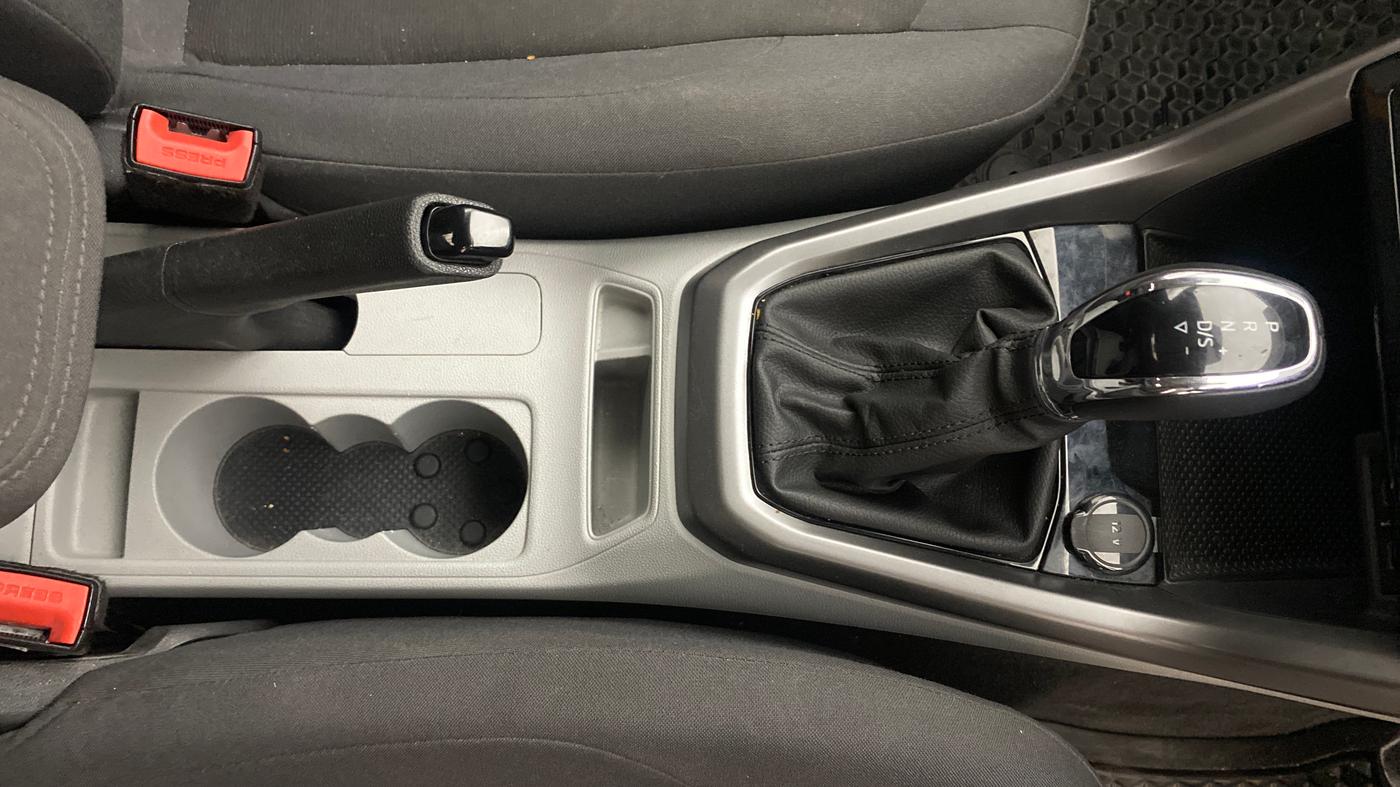 2023 Skoda KUSHAQ AMBITION 1.0L TSI AT, Petrol, Automatic, 15,555 km, Gear Lever