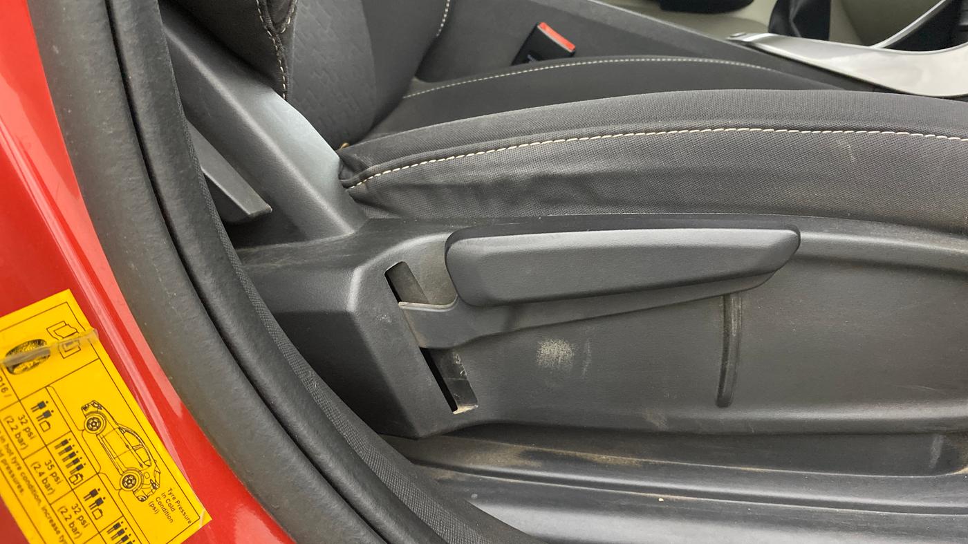 2021 Tata ALTROZ XZ PETROL, Petrol, Manual, 37,218 km, Driver Side Adjustment Panel