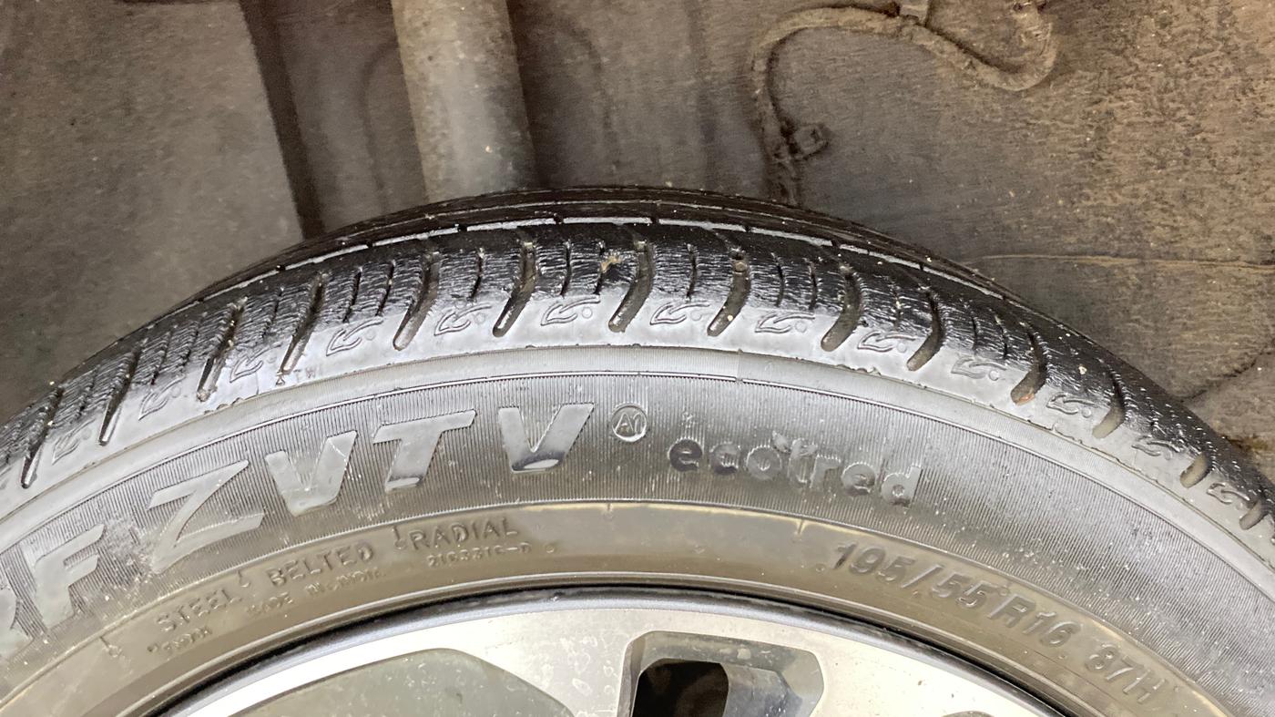 2021 Tata ALTROZ XZ PETROL, Petrol, Manual, 37,218 km, Right Rear Tyre Tread