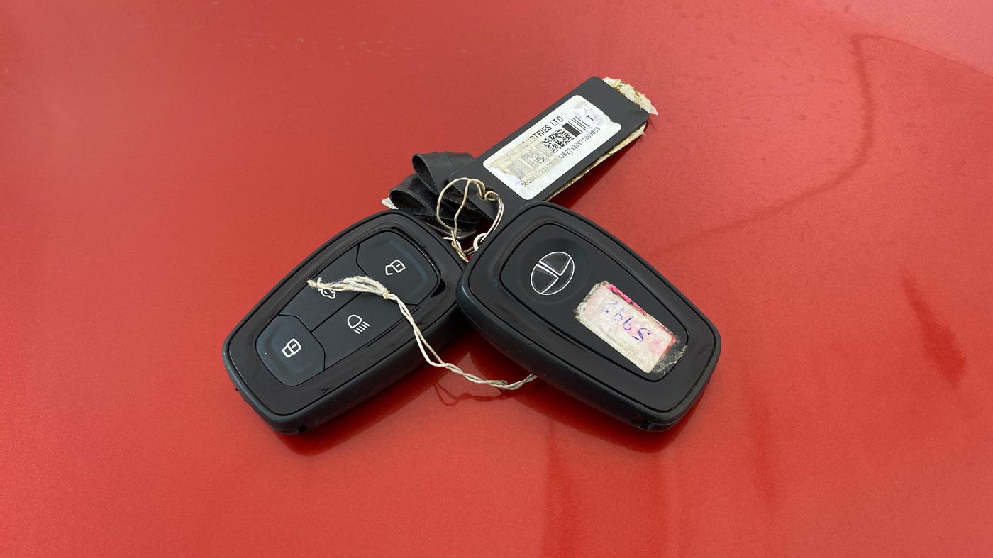 2021 Tata ALTROZ XZ PETROL, Petrol, Manual, 37,218 km, Key Close Up