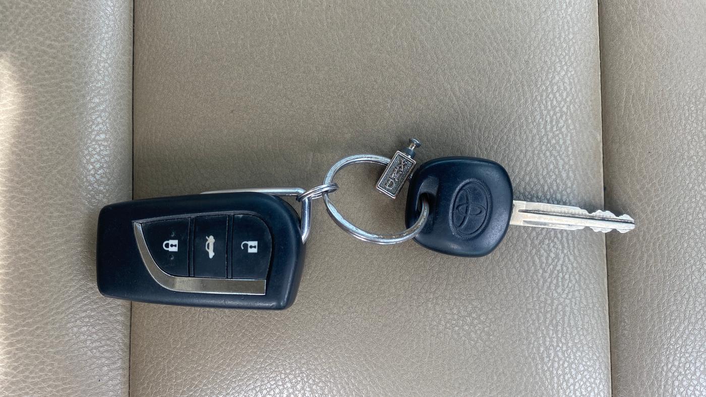2021 Toyota YARIS J MT, Petrol, Manual, 1,49,716 km, Key Close Up