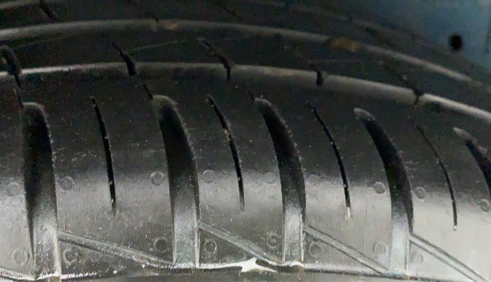 2014 Maruti Celerio VXI AMT, Petrol, Automatic, 53,862 km, Right Rear Tyre Tread