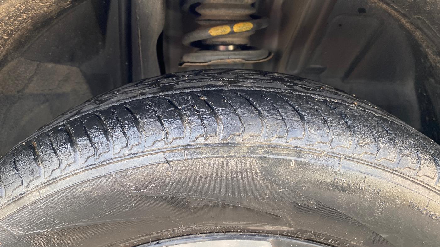 2021 Nissan MAGNITE XV PREMIUM, Petrol, Manual, 38,247 km, Right Front Tyre Tread