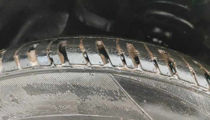 2017 Hyundai Grand i10 SPORTZ (O) 1.2 KAPPA VTVT, Petrol, Manual, 95,064 km, Left Front Tyre Tread