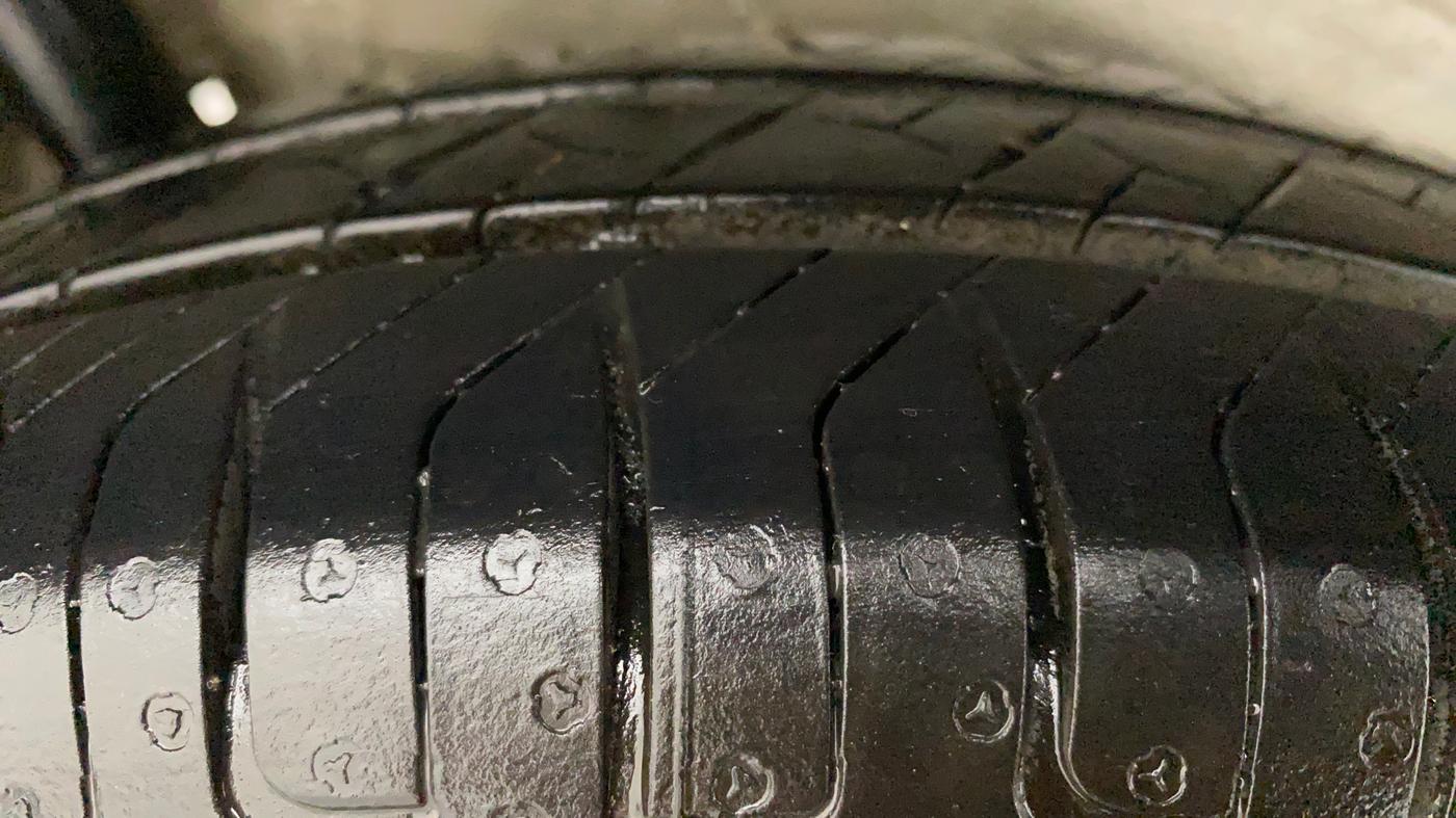 2017 Maruti Wagon R 1.0 LXI CNG, CNG, Manual, 70,416 km, Right Rear Tyre Tread