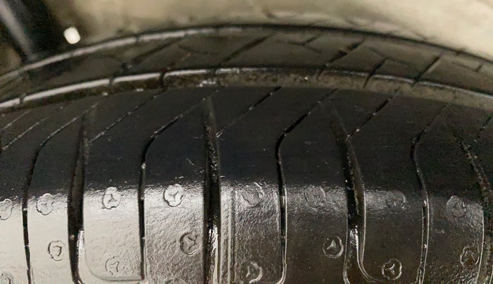 2017 Maruti Wagon R 1.0 LXI CNG, CNG, Manual, 70,416 km, Right Rear Tyre Tread