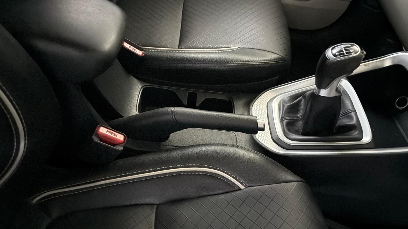2020 KIA SONET HTX 1.0 IMT, Petrol, Manual, 69,329 km, Gear Lever