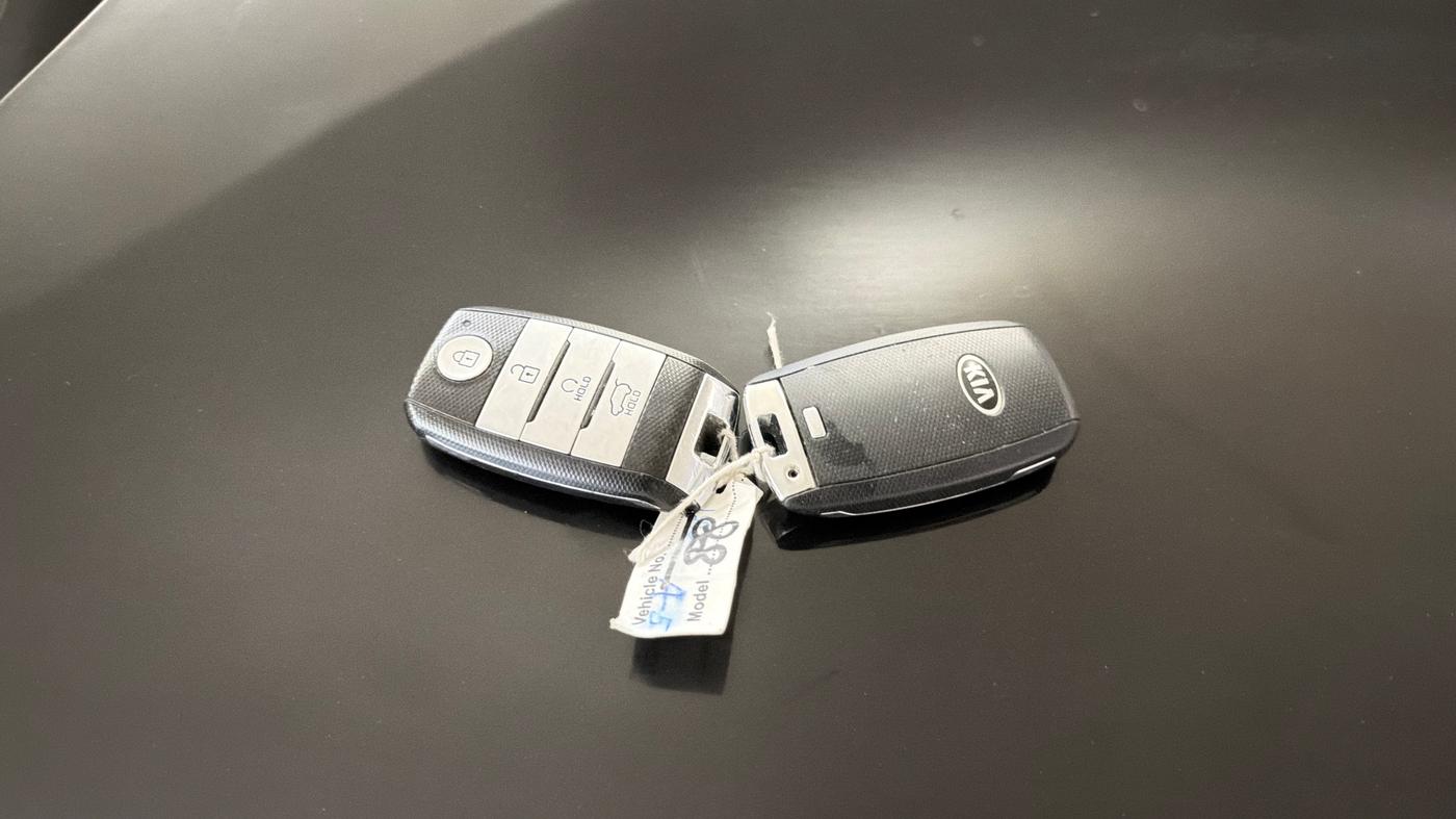2020 KIA SONET HTX 1.0 IMT, Petrol, Manual, 69,329 km, Key Close Up