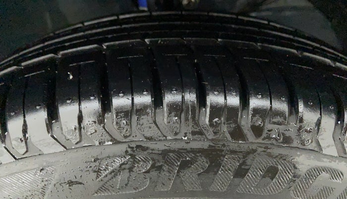 2021 Maruti XL6 ZETA SHVS, Petrol, Manual, 3,828 km, Right Front Tyre Tread