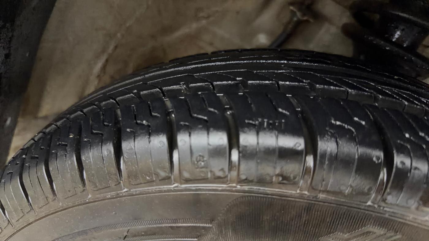 2012 Maruti Alto 800 LX CNG, CNG, Manual, 71,627 km, Right Front Tyre Tread
