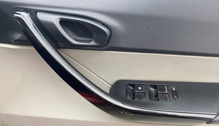 2018 Tata Tiago XTA PETROL, Petrol, Automatic, 49,239 km, Driver Side Door Panels Control