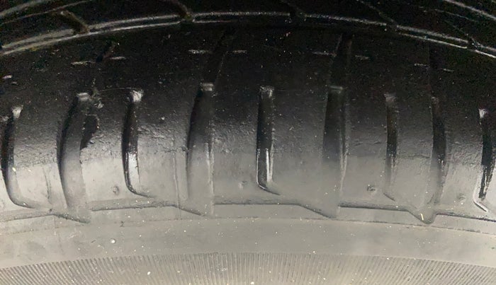 2018 Tata Tiago XTA PETROL, Petrol, Automatic, 49,239 km, Right Front Tyre Tread