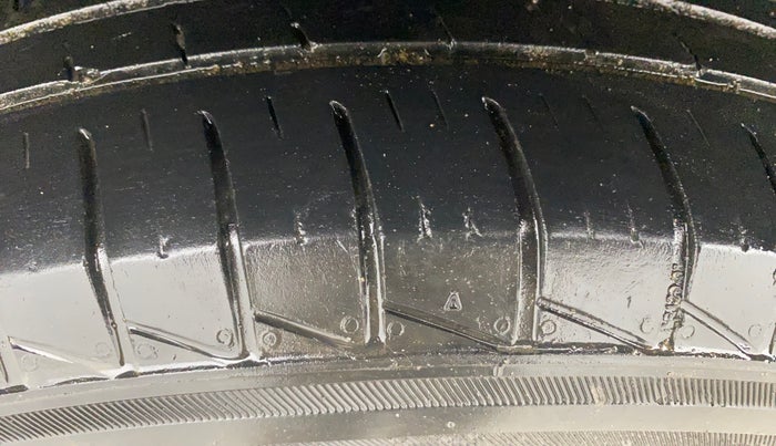 2020 Renault TRIBER RXT AMT, Petrol, Automatic, 34,872 km, Right Rear Tyre Tread