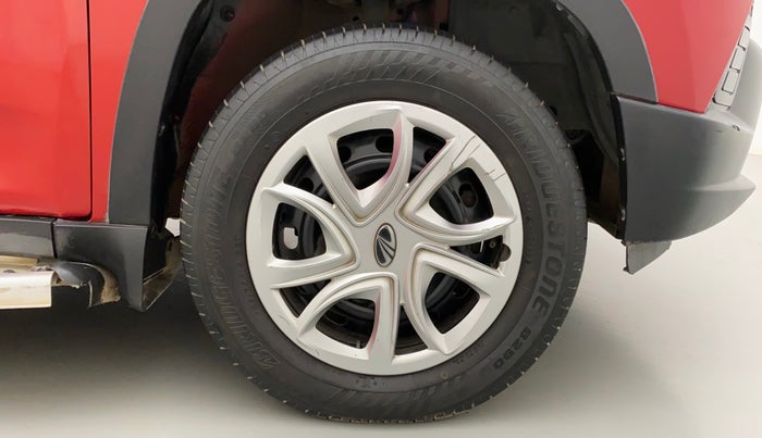 2016 Mahindra Kuv100 K4 PLUS 6 STR, Petrol, Manual, 47,491 km, Right Front Wheel