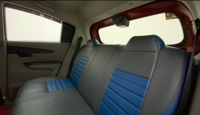 2016 Mahindra Kuv100 K4 PLUS 6 STR, Petrol, Manual, 47,491 km, Right Side Rear Door Cabin