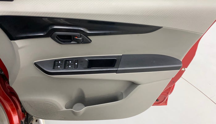 2016 Mahindra Kuv100 K4 PLUS 6 STR, Petrol, Manual, 47,491 km, Driver Side Door Panels Control