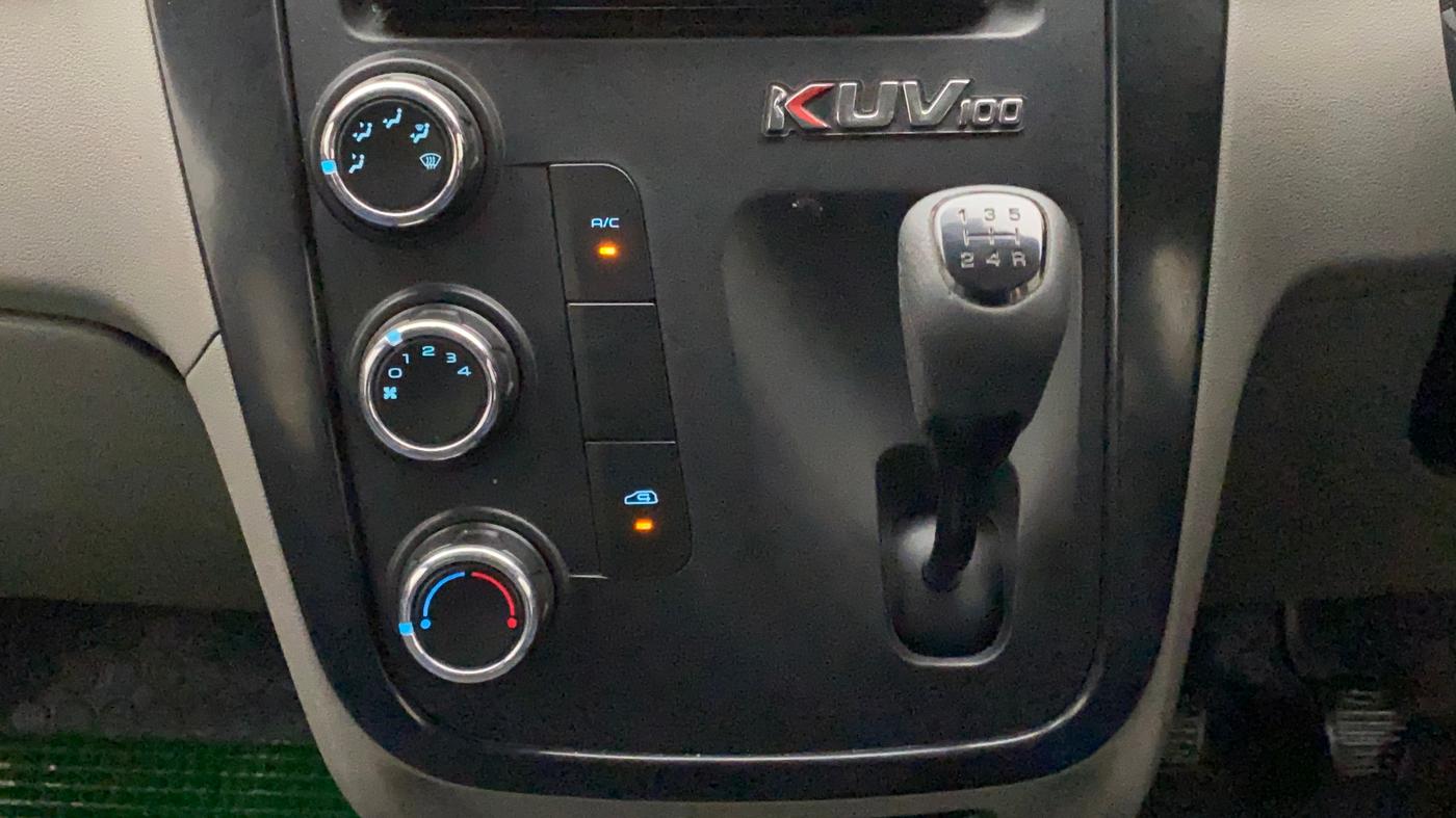 2016 Mahindra Kuv100 K4 PLUS 6 STR, Petrol, Manual, 47,491 km, Gear Lever