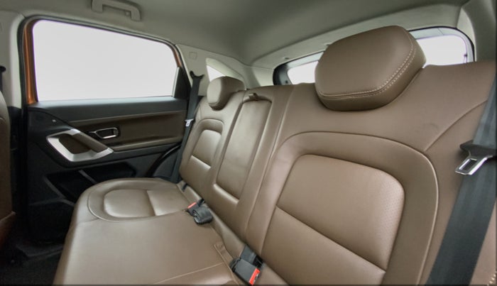 2019 Tata Harrier XZ 2.0L Kryotec, Diesel, Manual, 90,021 km, Right Side Rear Door Cabin