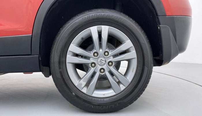 2016 Maruti Vitara Brezza ZDI PLUS DUAL TONE, Diesel, Manual, 1,50,258 km, Left Rear Wheel