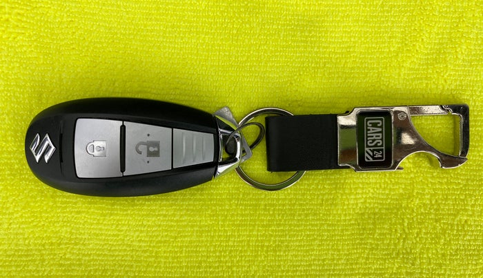 2016 Maruti Vitara Brezza ZDI PLUS DUAL TONE, Diesel, Manual, 1,50,258 km, Key Close Up
