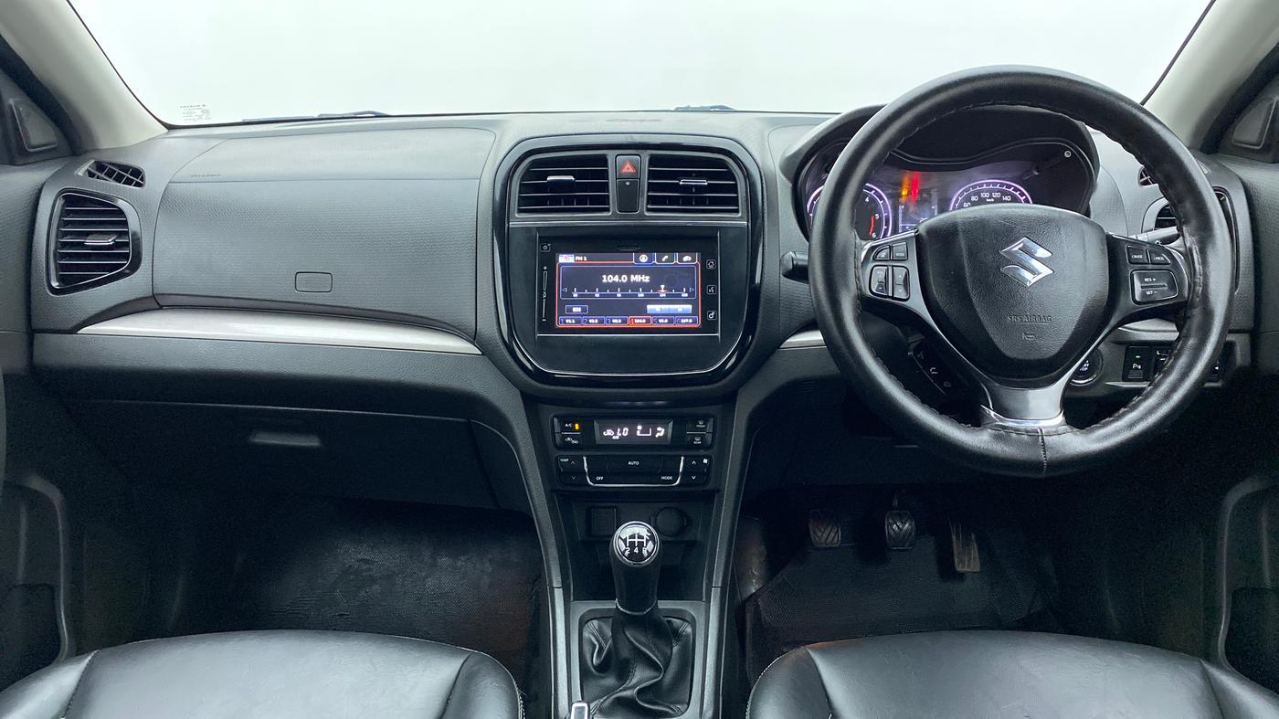 2016 Maruti Vitara Brezza ZDI PLUS DUAL TONE, Diesel, Manual, 1,50,258 km, Dashboard