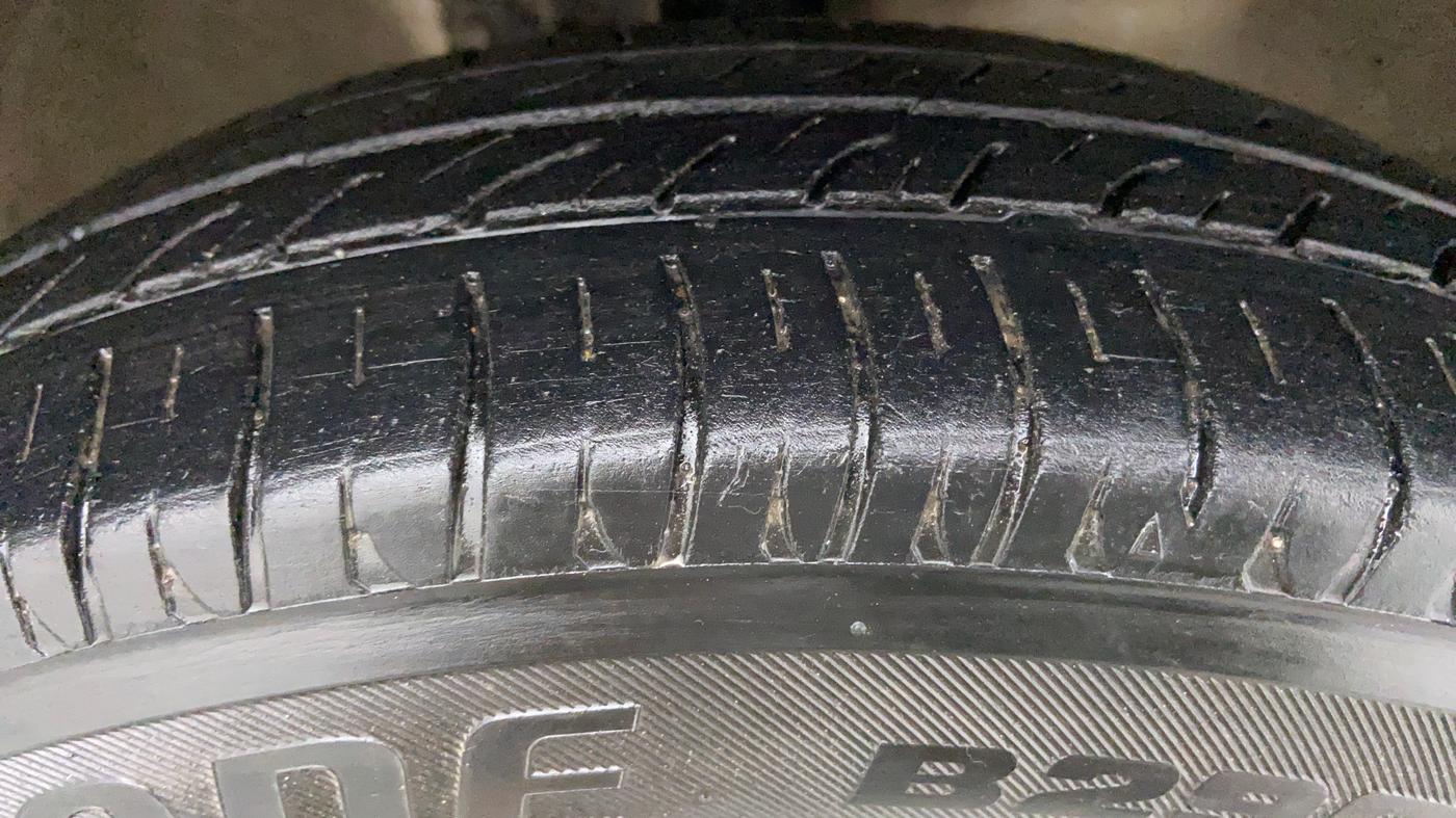 2015 Maruti Wagon R 1.0 LXI CNG, CNG, Manual, 53,208 km, Right Front Tyre Tread
