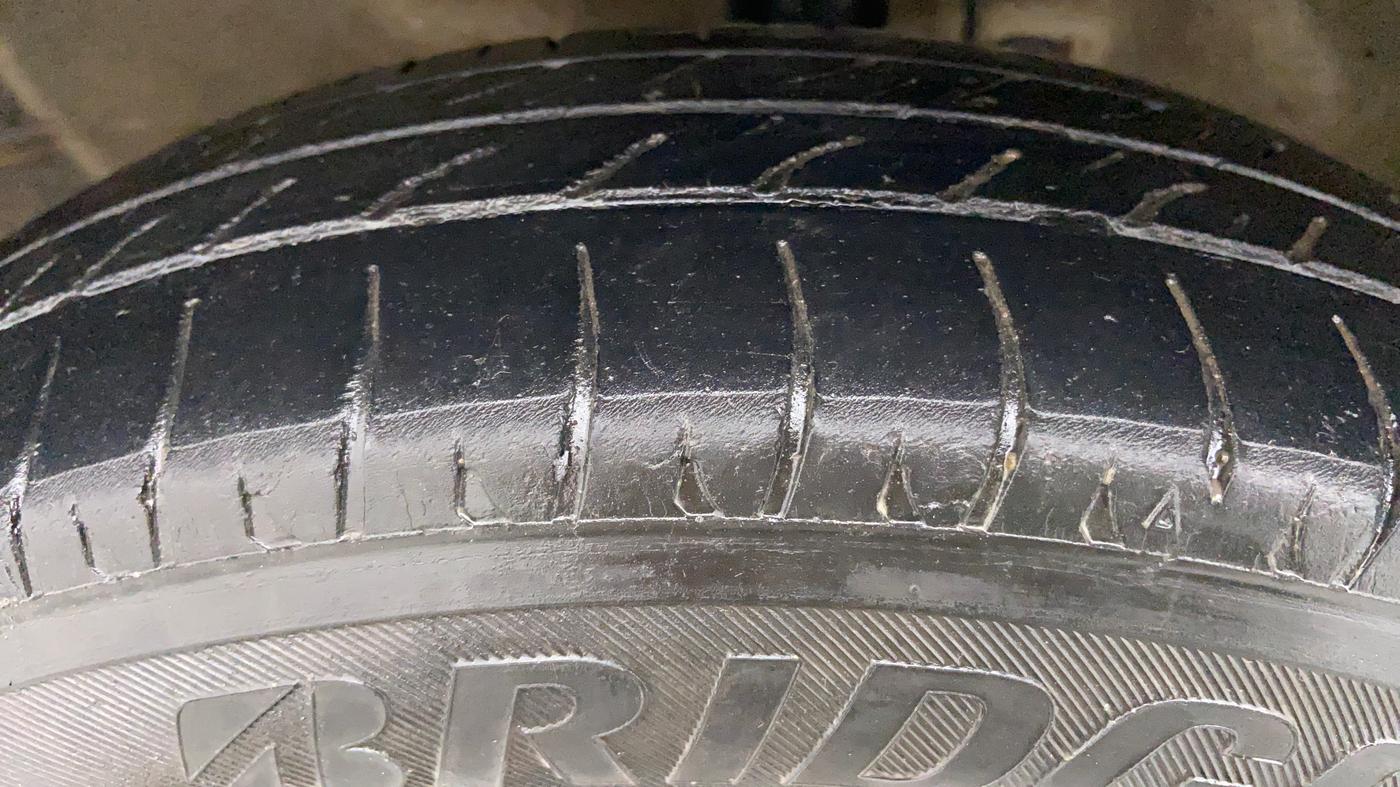 2015 Maruti Wagon R 1.0 LXI CNG, CNG, Manual, 53,208 km, Left Front Tyre Tread