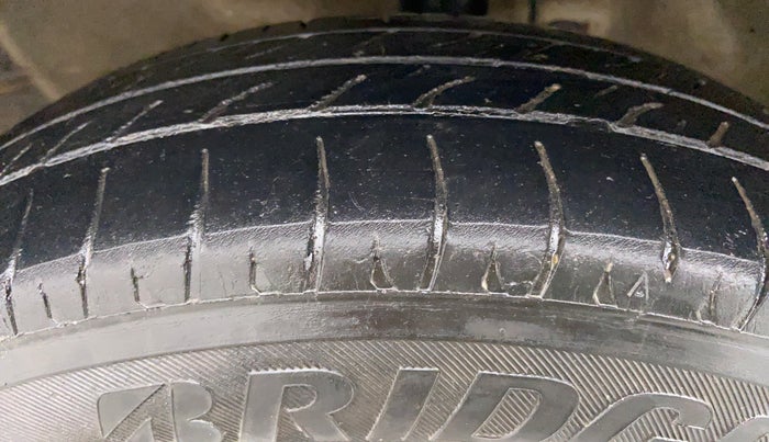 2015 Maruti Wagon R 1.0 LXI CNG, CNG, Manual, 53,208 km, Left Front Tyre Tread