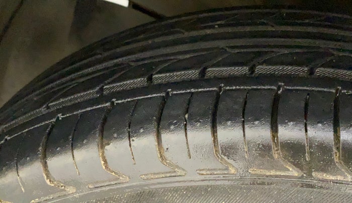 2020 Maruti XL6 ZETA MT, Petrol, Manual, 73,095 km, Left Front Tyre Tread