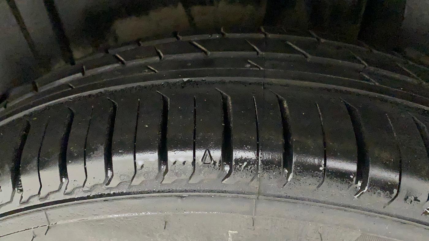 2020 Maruti XL6 ZETA MT, Petrol, Manual, 73,095 km, Left Rear Tyre Tread