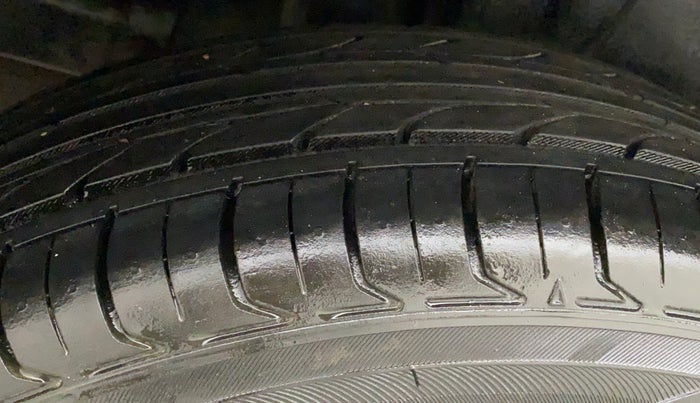2020 Maruti XL6 ZETA MT, Petrol, Manual, 73,095 km, Right Rear Tyre Tread