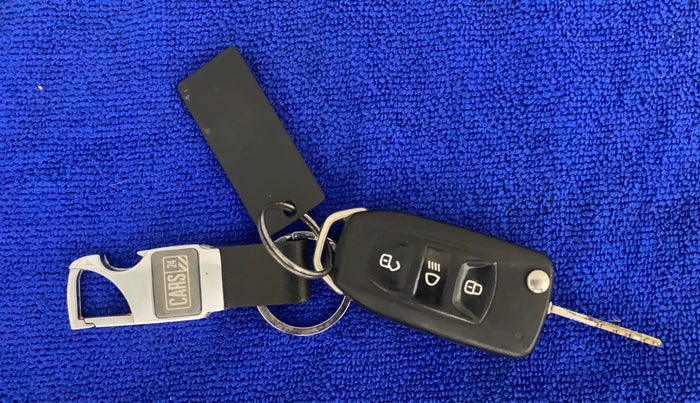2017 Tata Tiago XZ PETROL, Petrol, Manual, 37,602 km, Key Close Up