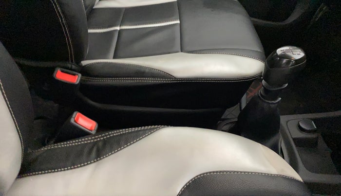 2017 Renault Kwid RXL, Petrol, Manual, 32,705 km, Gear Lever