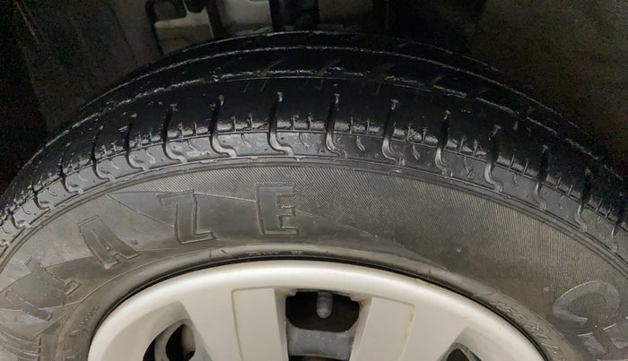 2017 Renault Kwid RXL, Petrol, Manual, 32,705 km, Left Front Tyre Tread
