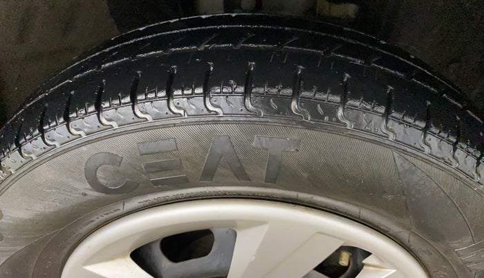 2017 Renault Kwid RXL, Petrol, Manual, 32,705 km, Right Front Tyre Tread