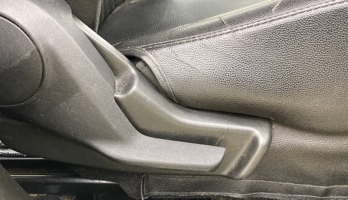 2025 Maruti Swift VXi, Petrol, Manual, 35,490 km, Driver Side Adjustment Panel