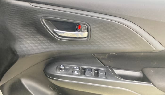 2025 Maruti Swift VXi, Petrol, Manual, 35,490 km, Driver Side Door Panels Control