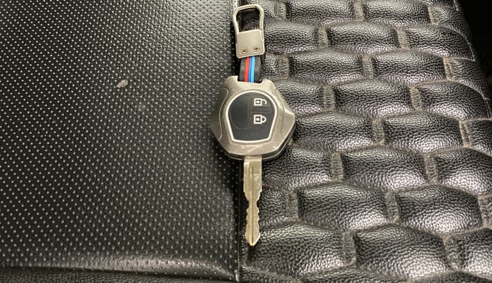 2025 Maruti Swift VXi, Petrol, Manual, 35,490 km, Key Close Up