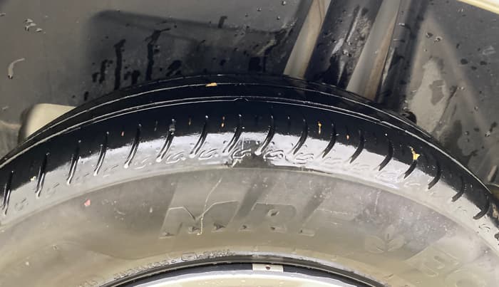 2025 Maruti Swift VXi, Petrol, Manual, 35,490 km, Left Rear Tyre Tread