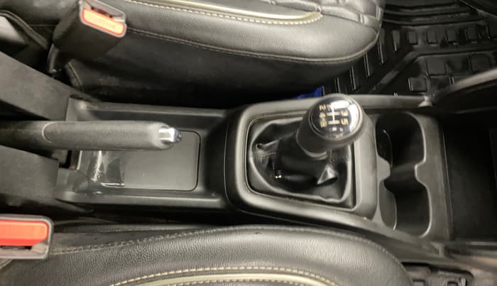 2025 Maruti Swift VXi, Petrol, Manual, 35,490 km, Gear Lever